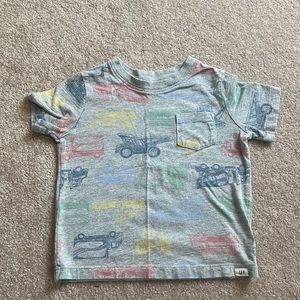 GAP Toddler grey t-shirt with construction vehicles, size 3T
